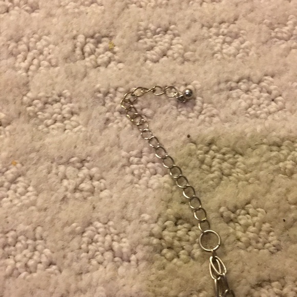 Gold Tone Shimmery Necklace - Picture 4 of 4